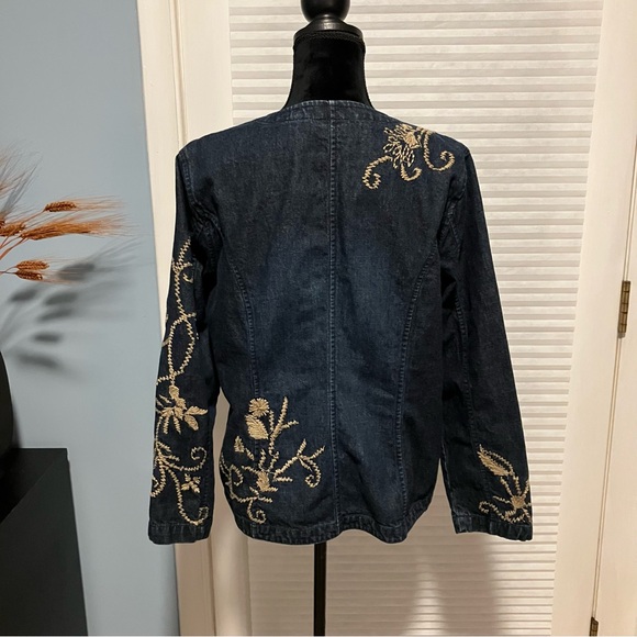 VTG Chico’s Size 2 ( standard size 10/12 ) Denim Embroidered Statement Jacket - Picture 3 of 4